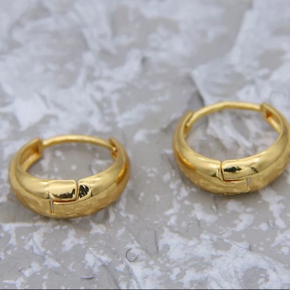 💛18K gold chunky hoop earrings - Picture 4 of 7
